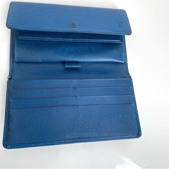 Louis Vuitton Epi Wallet - Picture 3 of 16